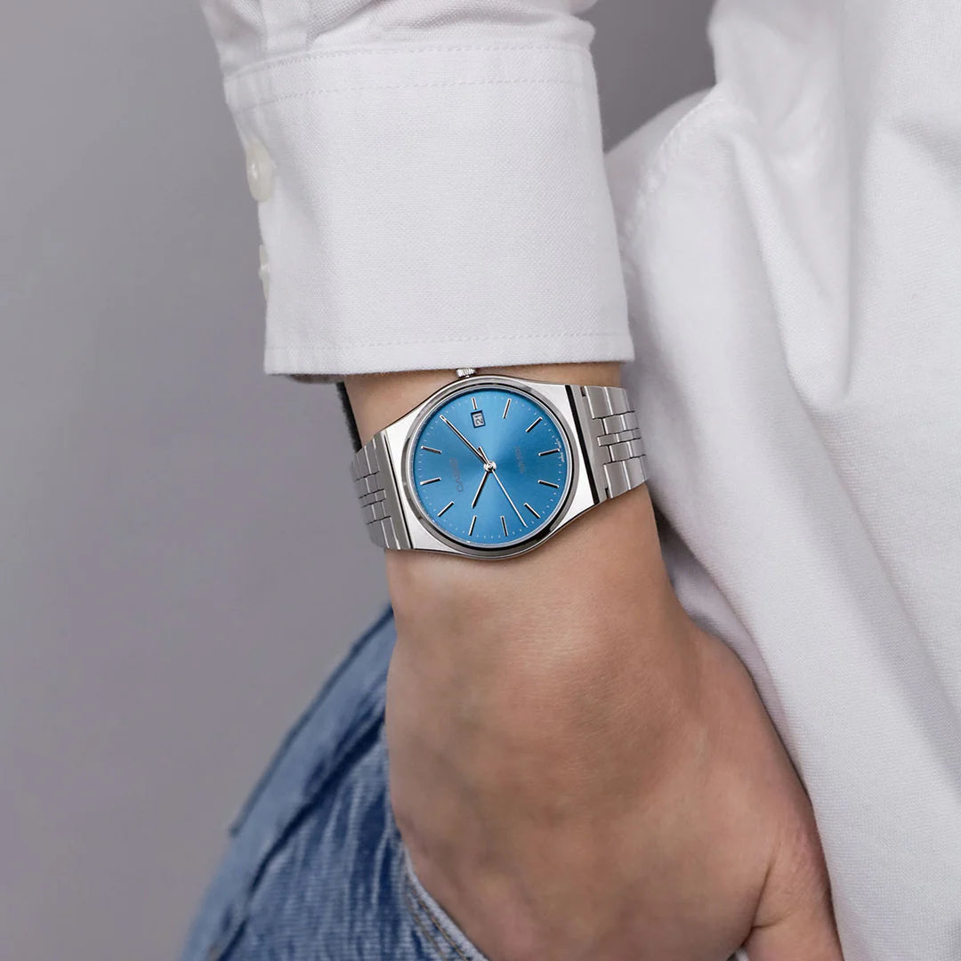 Montre casio elegante + un pendentif parfumé OFFERT